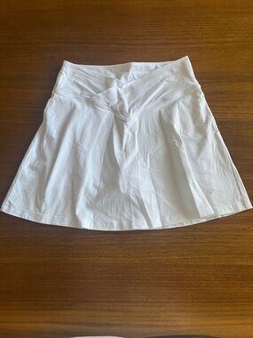Victoria’s Secret PINK White Women's V-Waist A-Line Skirt size M